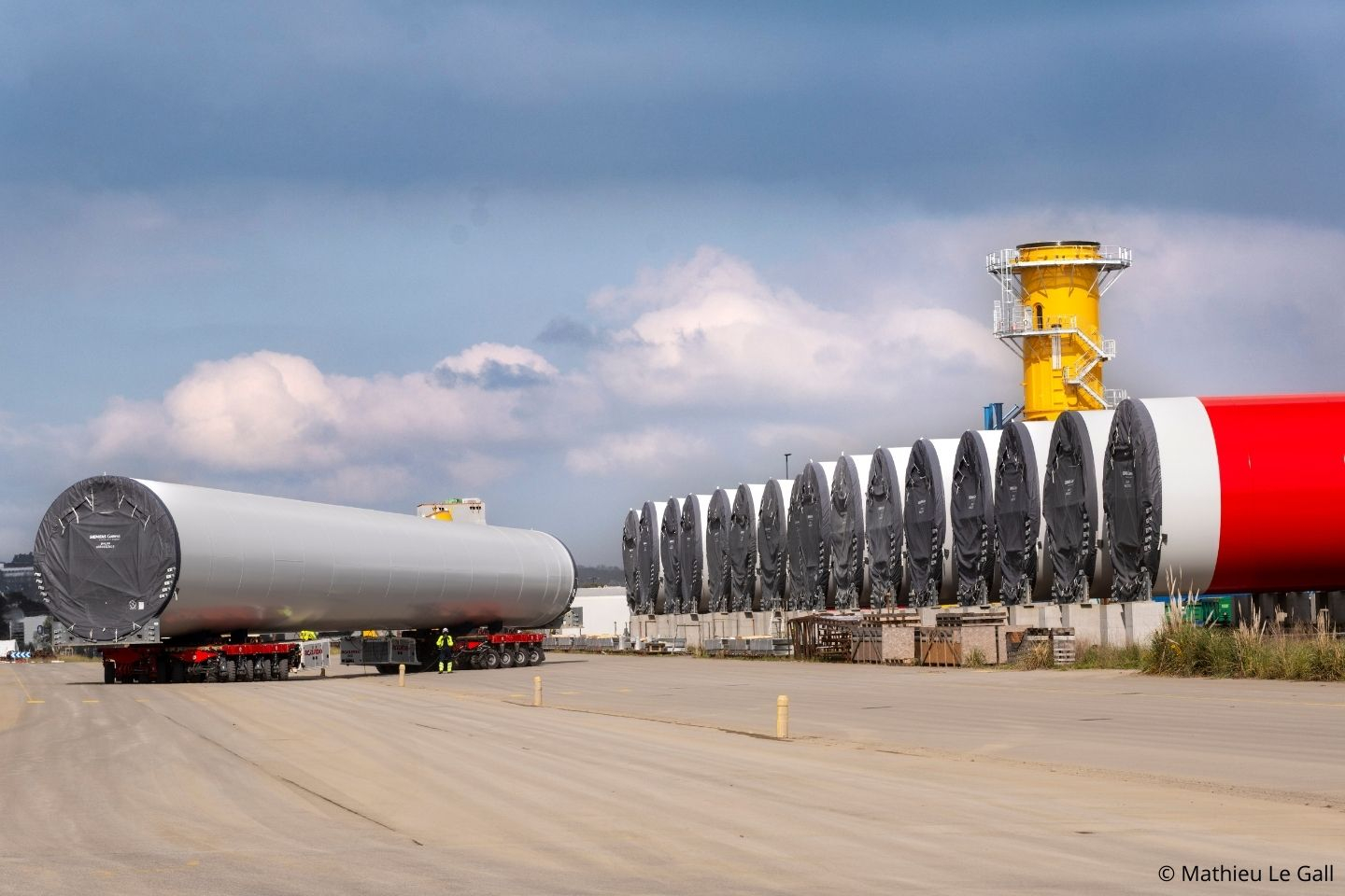 Mâts d'éoliennes offshore - SPIE et Haizea Breizh