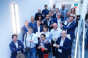groupe de collaborateurs ayant reçu un prix