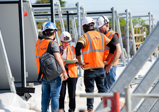 Collaborateurs SPIE sur le chantier de la Ligne 14 Sud