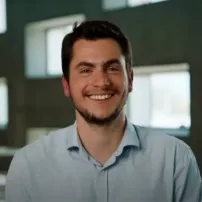 Portrait de Dimitri, ingénieur efficacité énergétique chez SPIE Facilities