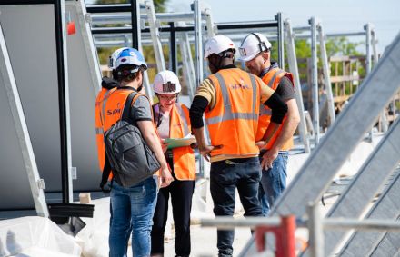 Collaborateurs SPIE sur le chantier de la Ligne 14 Sud