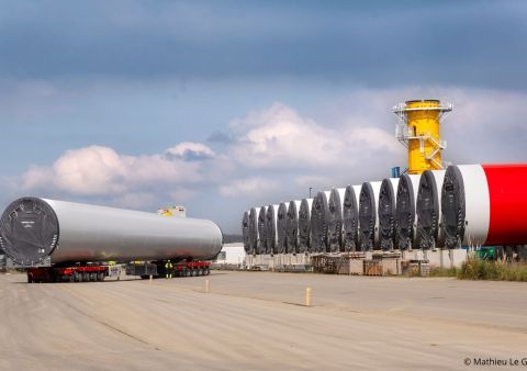 Mâts d'éoliennes offshore - SPIE et Haizea Breizh 